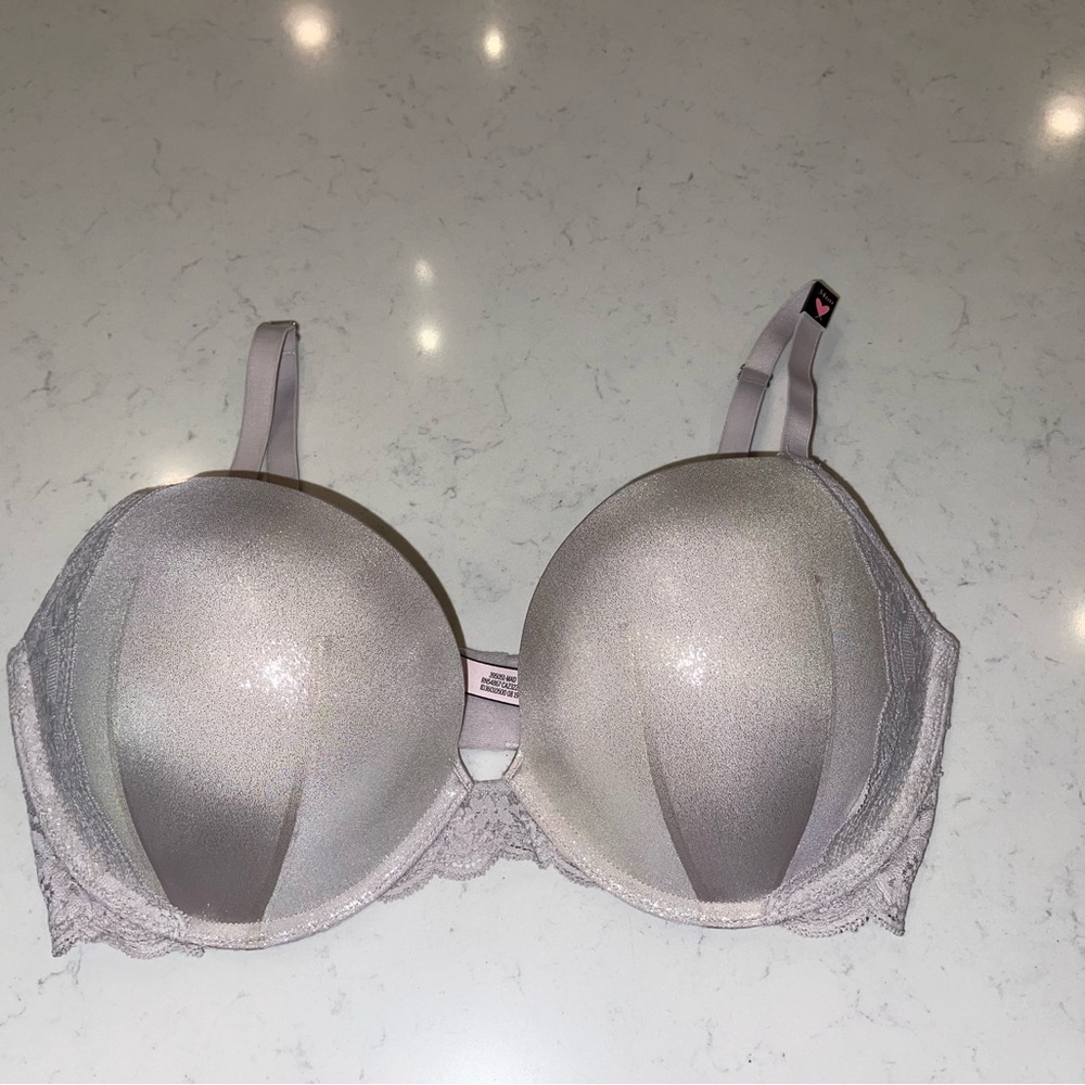 Victoria's Secret Shimmering lilac colored NWT Bra